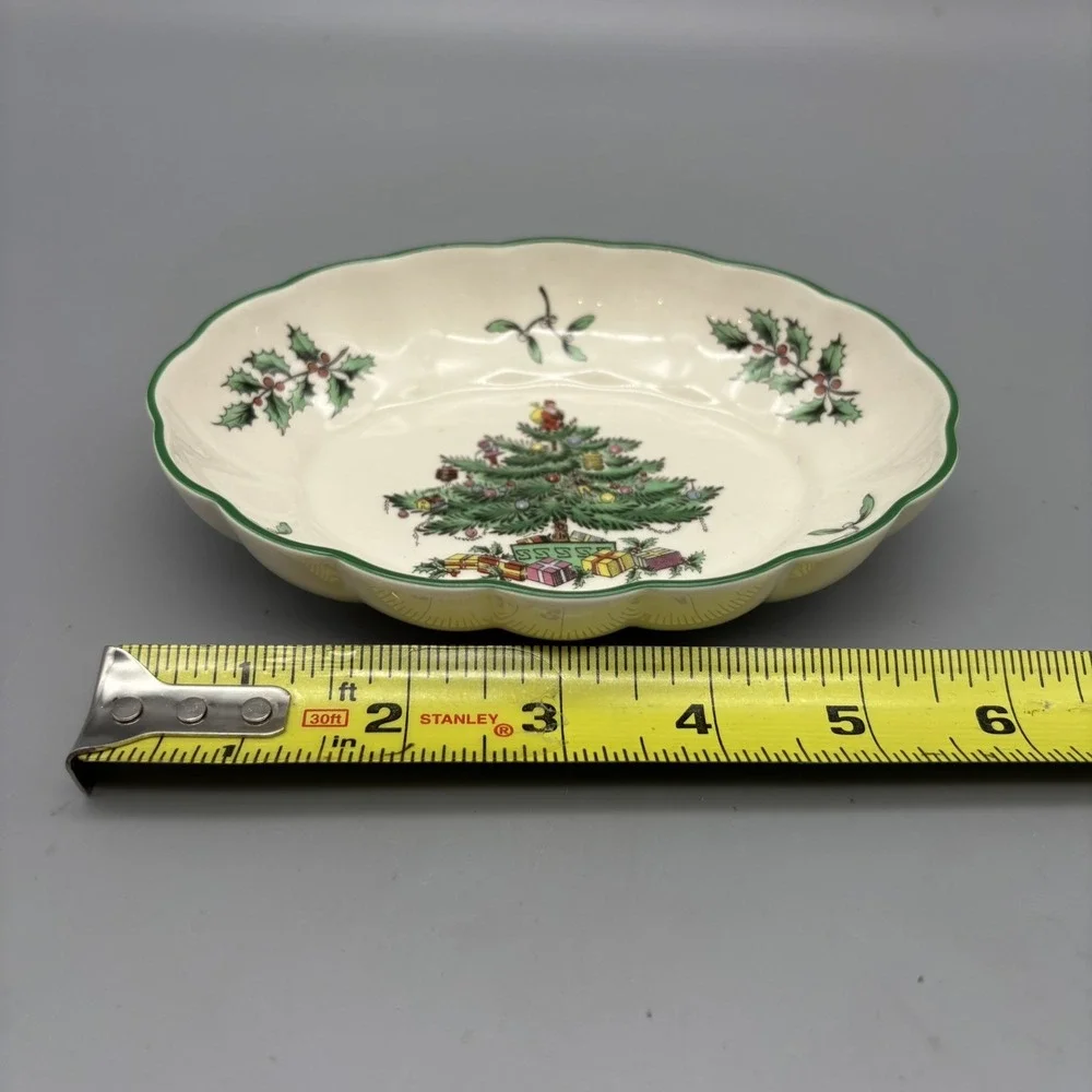 Spode Christmas Tree  Small Oval‎ Fluted Dish 5.5